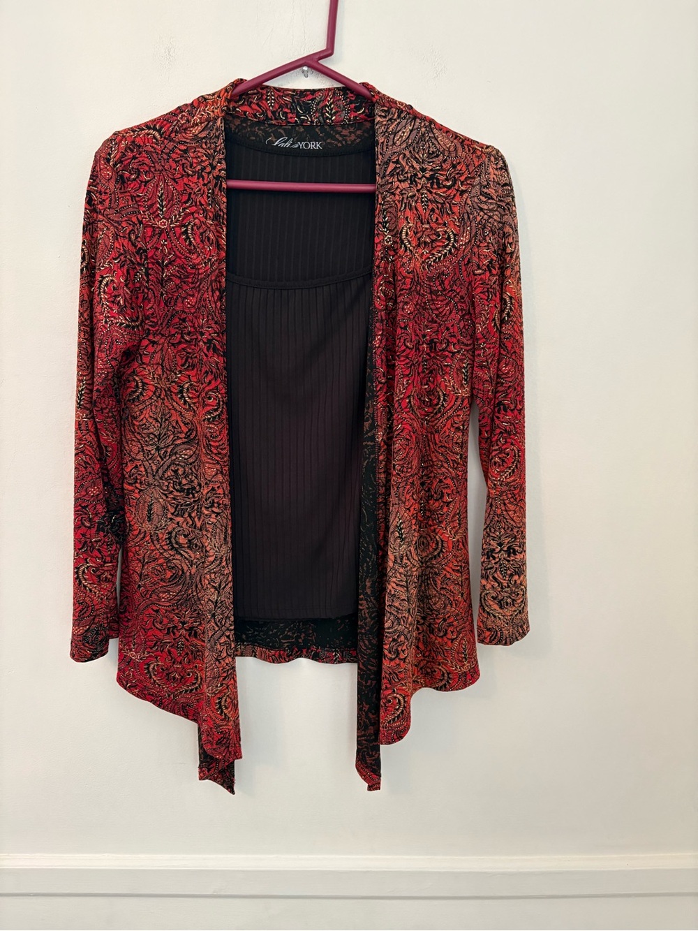 Cali & York Women’s Top Red/Rust paisley over Separate Black Tshirt Sz PM